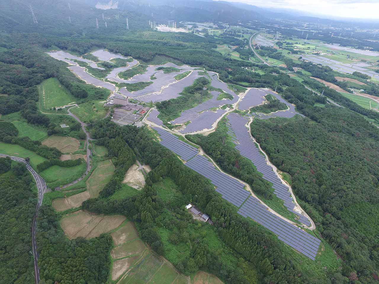 特高太陽光発電所（福島県富岡町）への投資案件（ブラウンフィールド）の写真