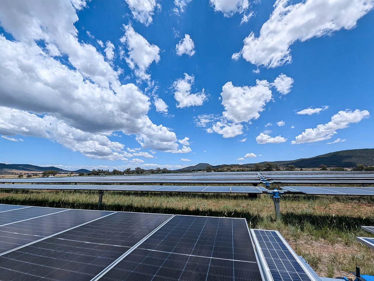 オーストラリア　ニューサウスウェールズ州ガネダに所在する太陽光発電所への投資の写真1